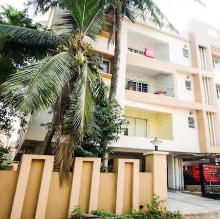 Hotel Crystal Cottage บูบันเนสชวาร์ ภายนอก รูปภาพ