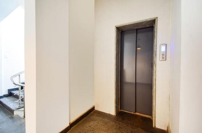 Hotel Crystal Cottage บูบันเนสชวาร์ ภายนอก รูปภาพ