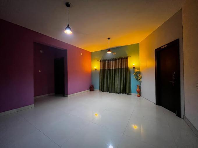 Hotel Crystal Cottage บูบันเนสชวาร์ ภายนอก รูปภาพ