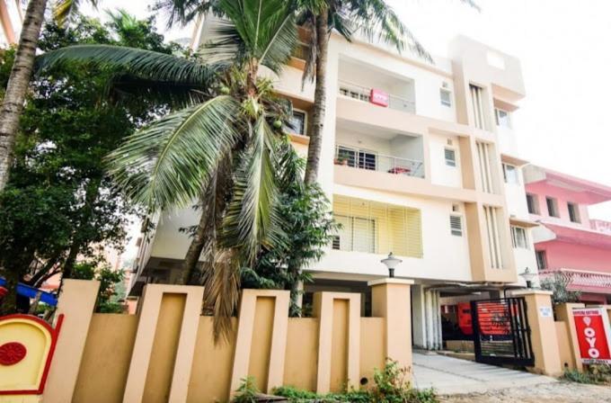 Hotel Crystal Cottage บูบันเนสชวาร์ ภายนอก รูปภาพ
